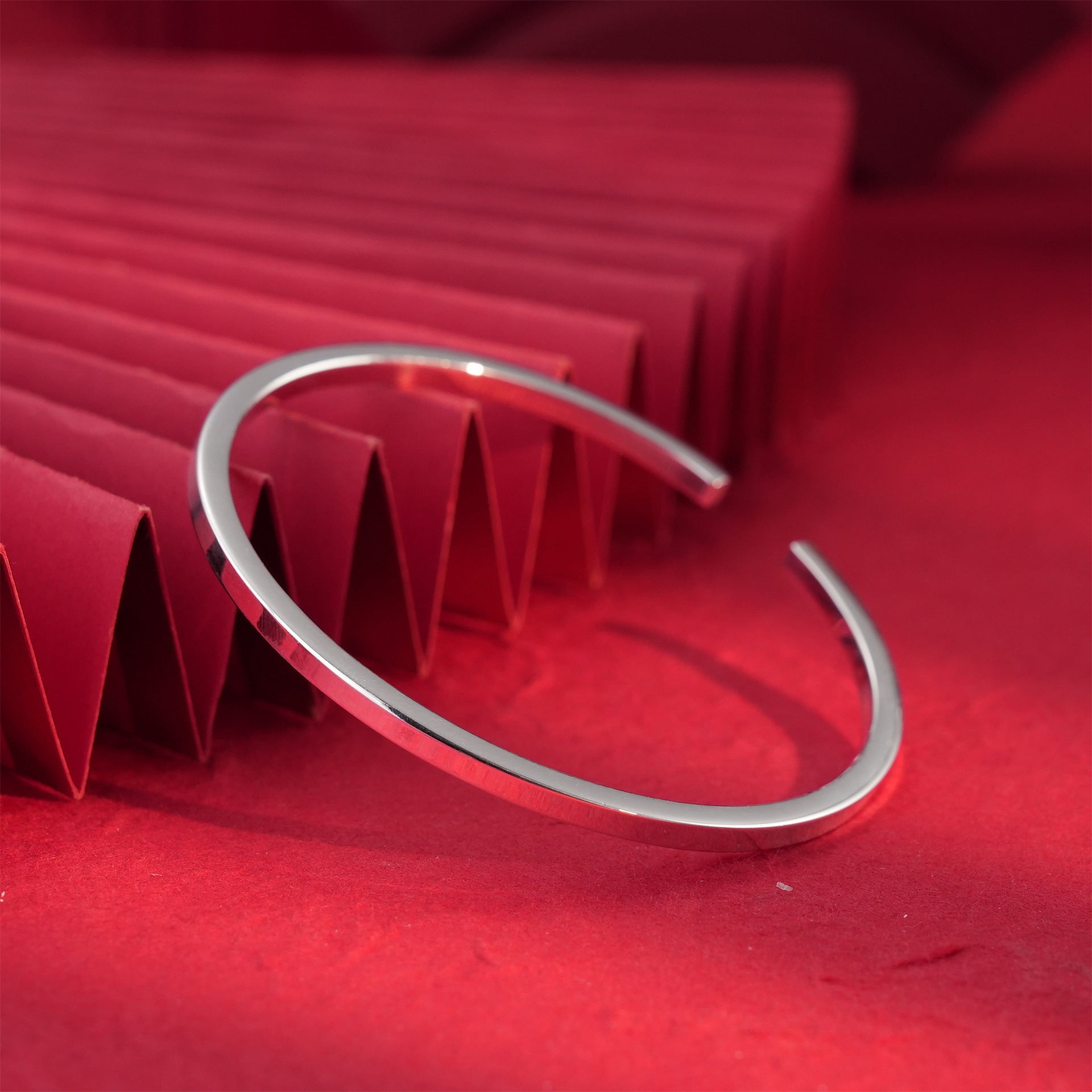 Fashionable and simple sterling silver bracelet for couples - jewelry - weilin.com