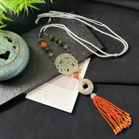 Fashionable Hetian Jade Carved Magpie Necklace - jewelry - weilin.com