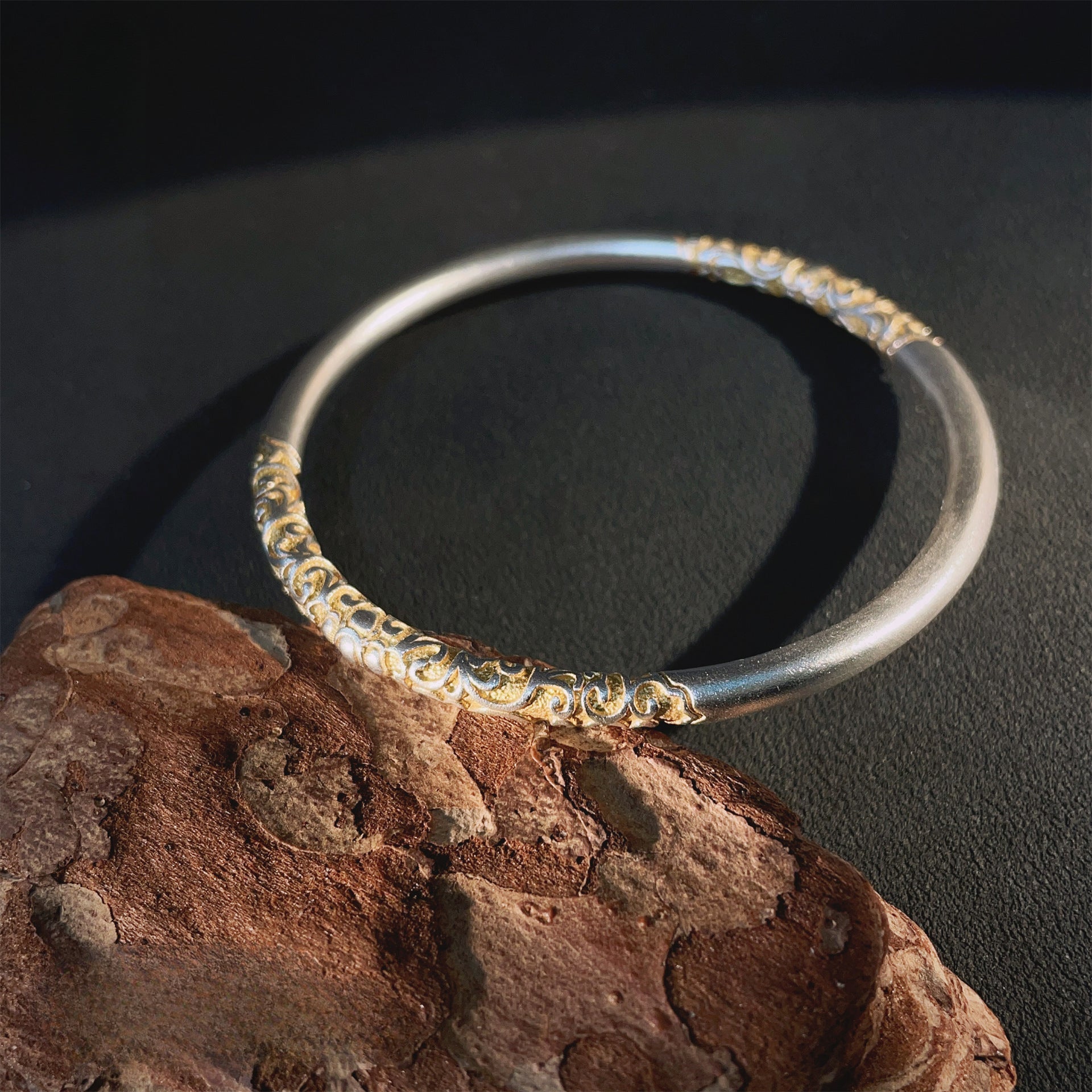 Frosted gold - painted grass pattern round stick bracelet - jewelry - weilin.com