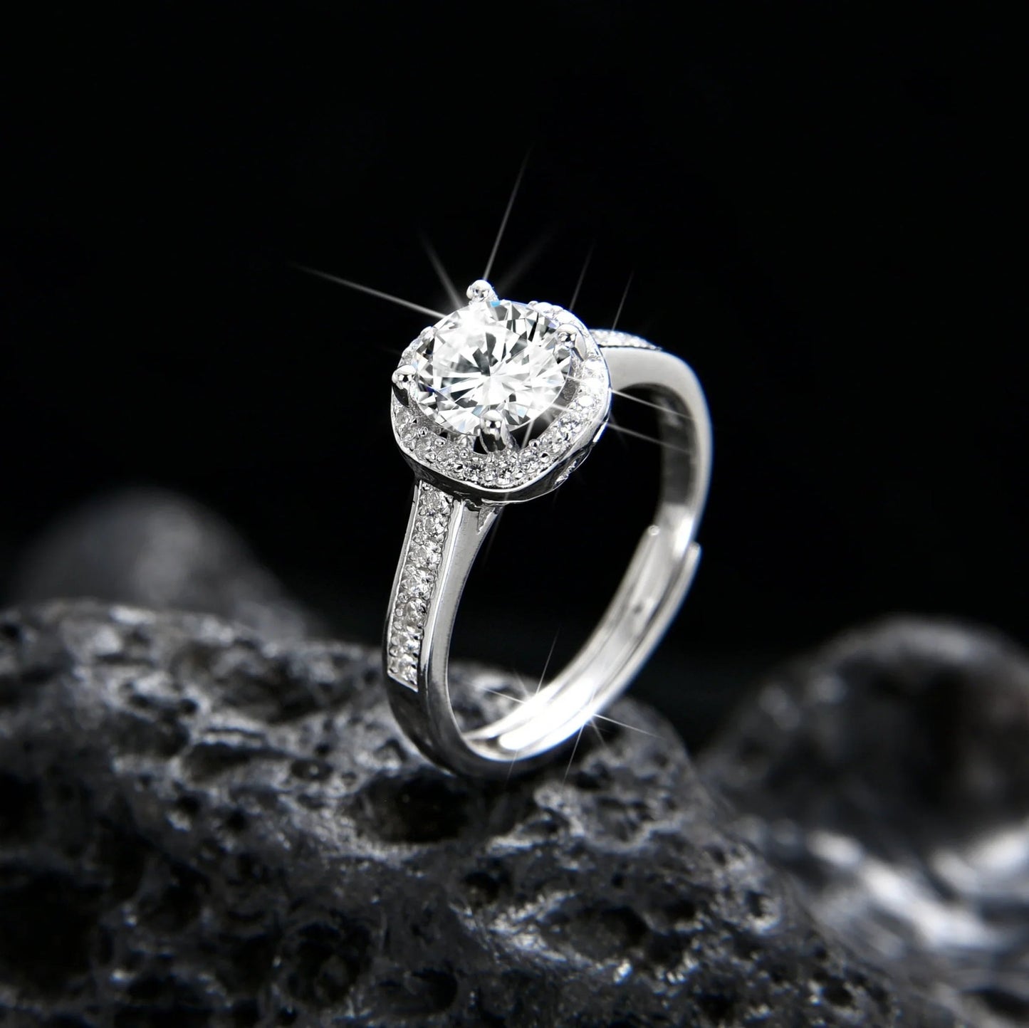 Half Wall Sparkling Cubic Zirconia Round Bezel Ring - jewelry - weilin.com
