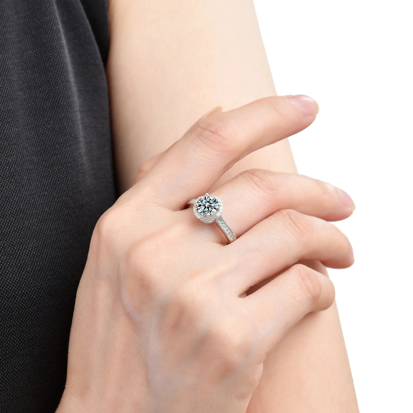 Half Wall Sparkling Cubic Zirconia Round Bezel Ring - jewelry - weilin.com