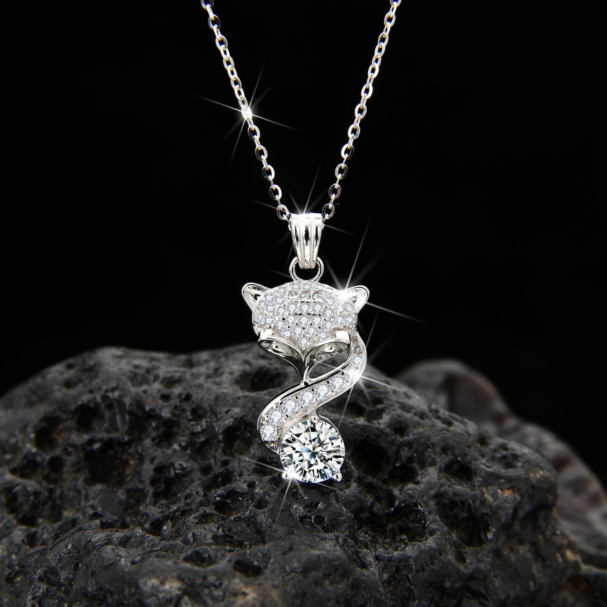 High - end design, smart and sexy fox pendant necklace - jewelry - weilin.com