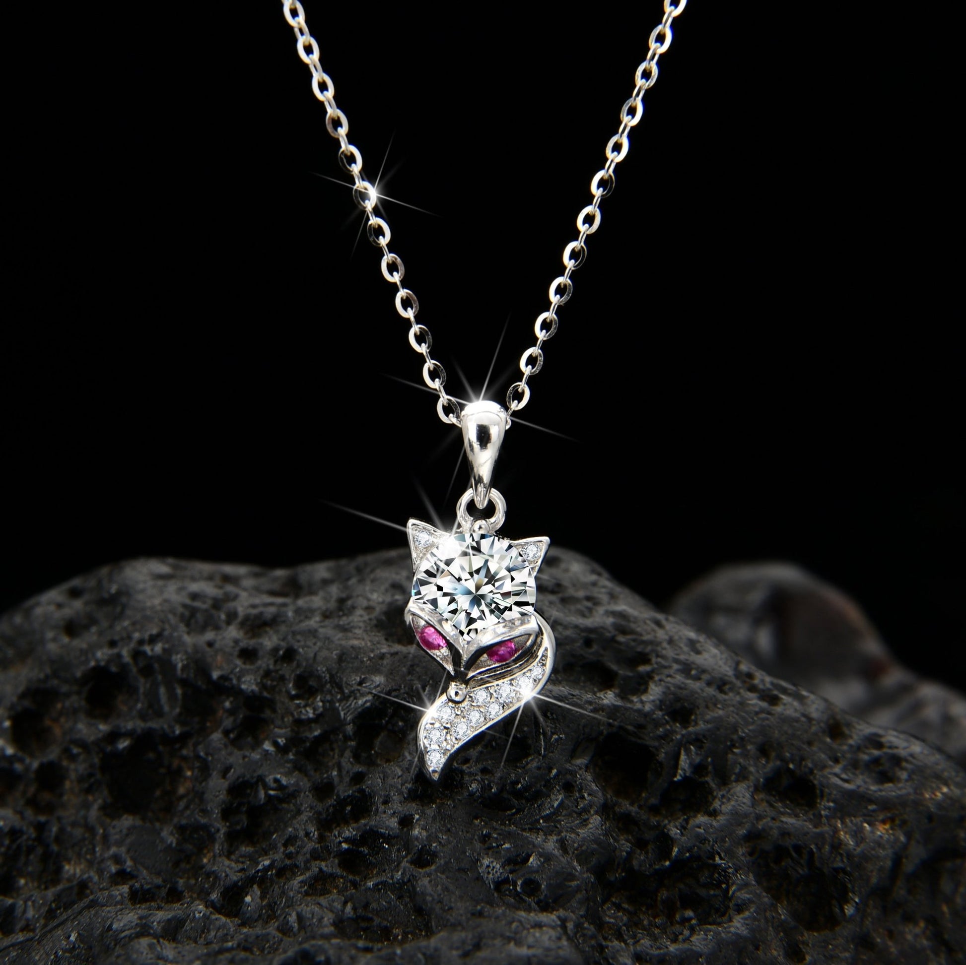 Hot girl design smart and calm fox pendant necklace - jewelry - weilin.com