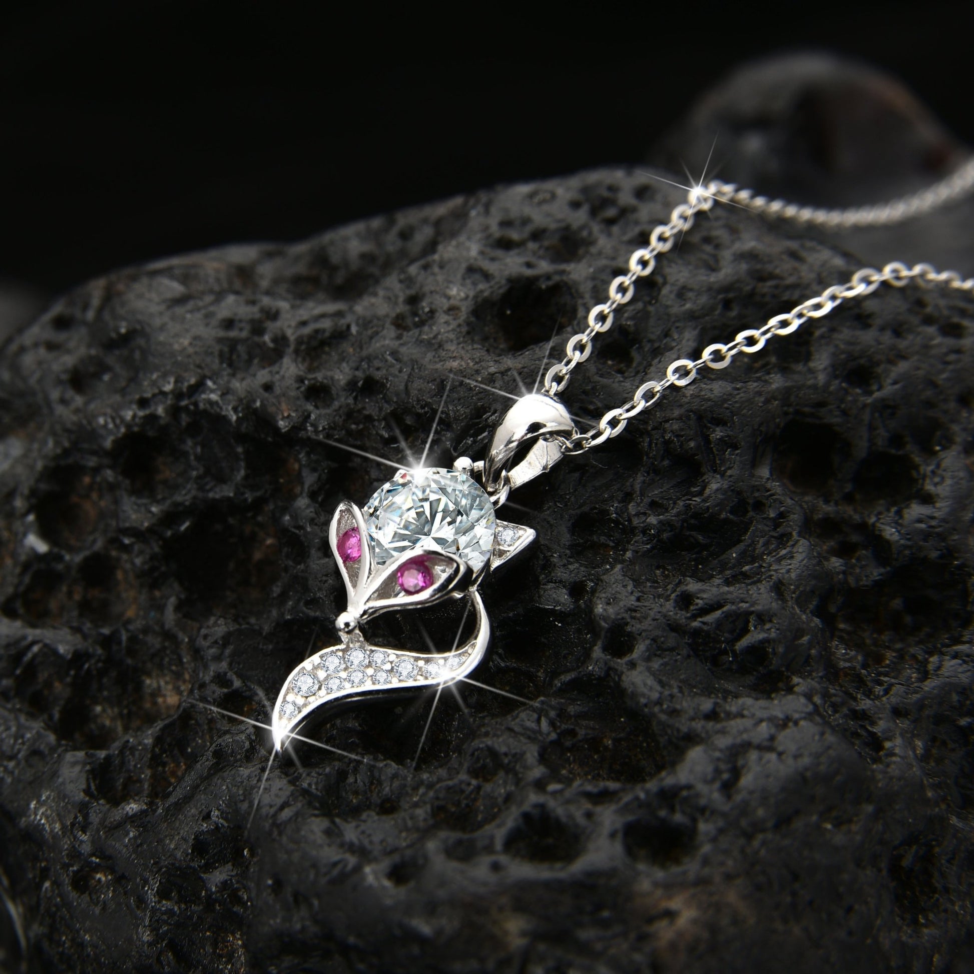 Hot girl design smart and calm fox pendant necklace - jewelry - weilin.com