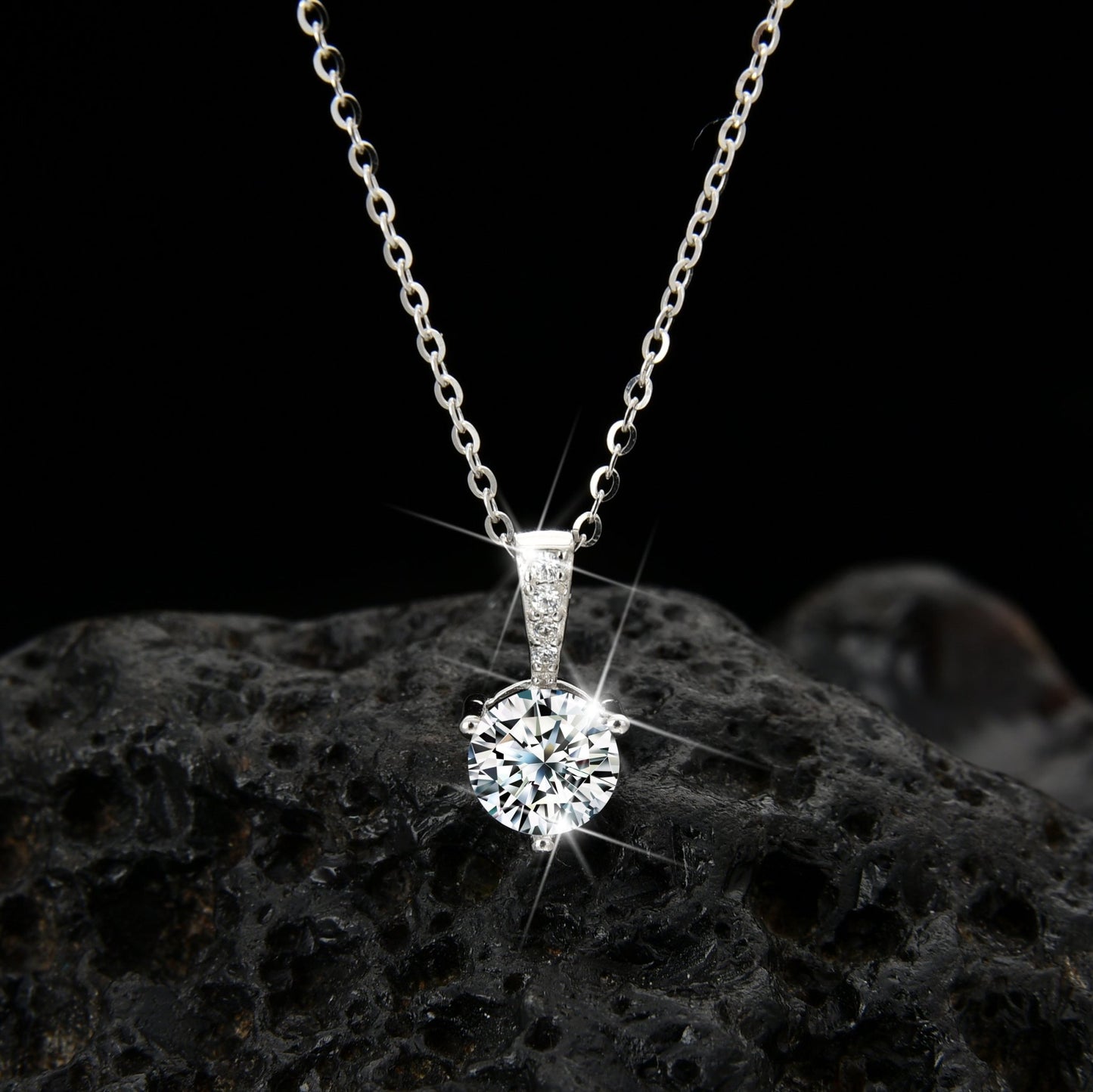 Internet celebrity fashion single zircon pendant necklace - jewelry - weilin.com