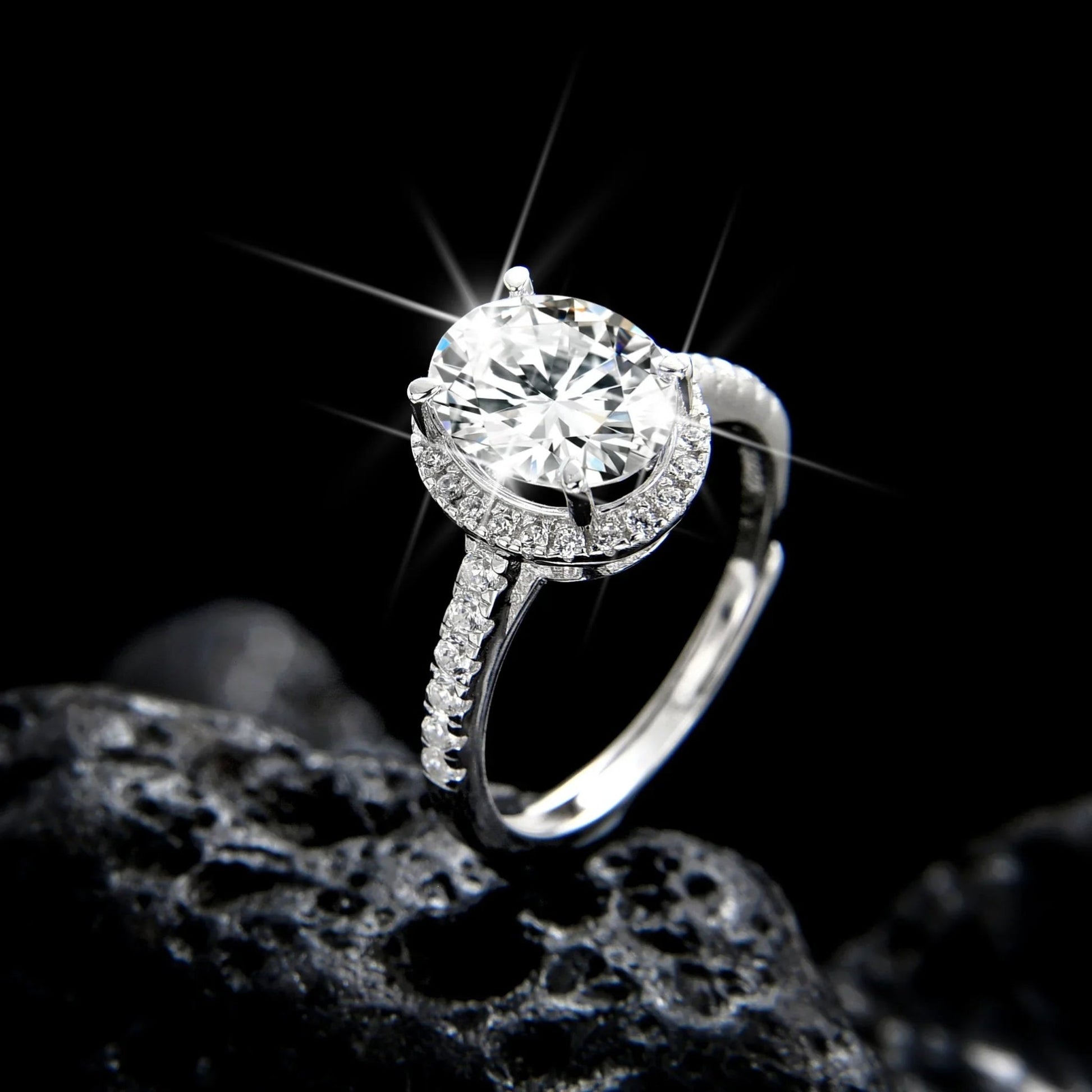 Luxurious Round Zirconia Ring - jewelry - weilin.com