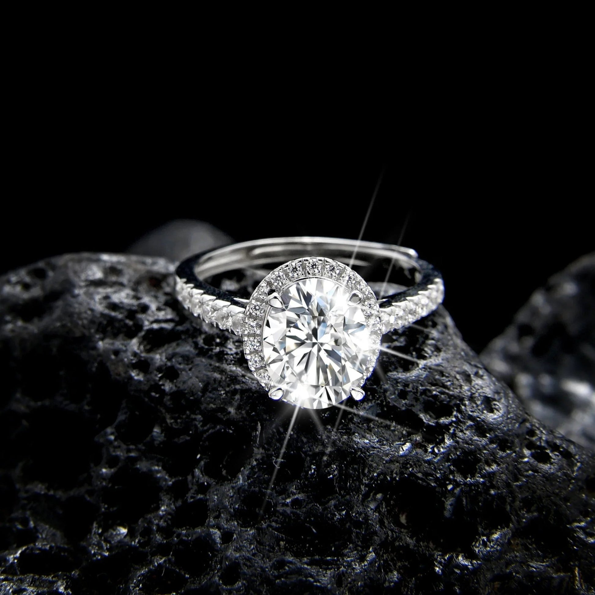 Luxurious Round Zirconia Ring - jewelry - weilin.com