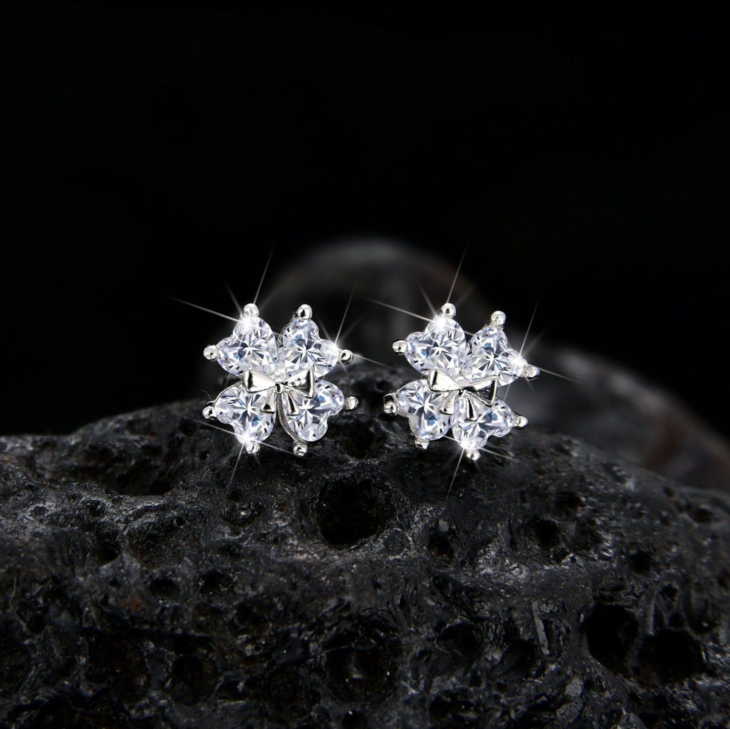 Noble and elegant four - leaf clover cubic zirconia earrings - jewelry - weilin.com