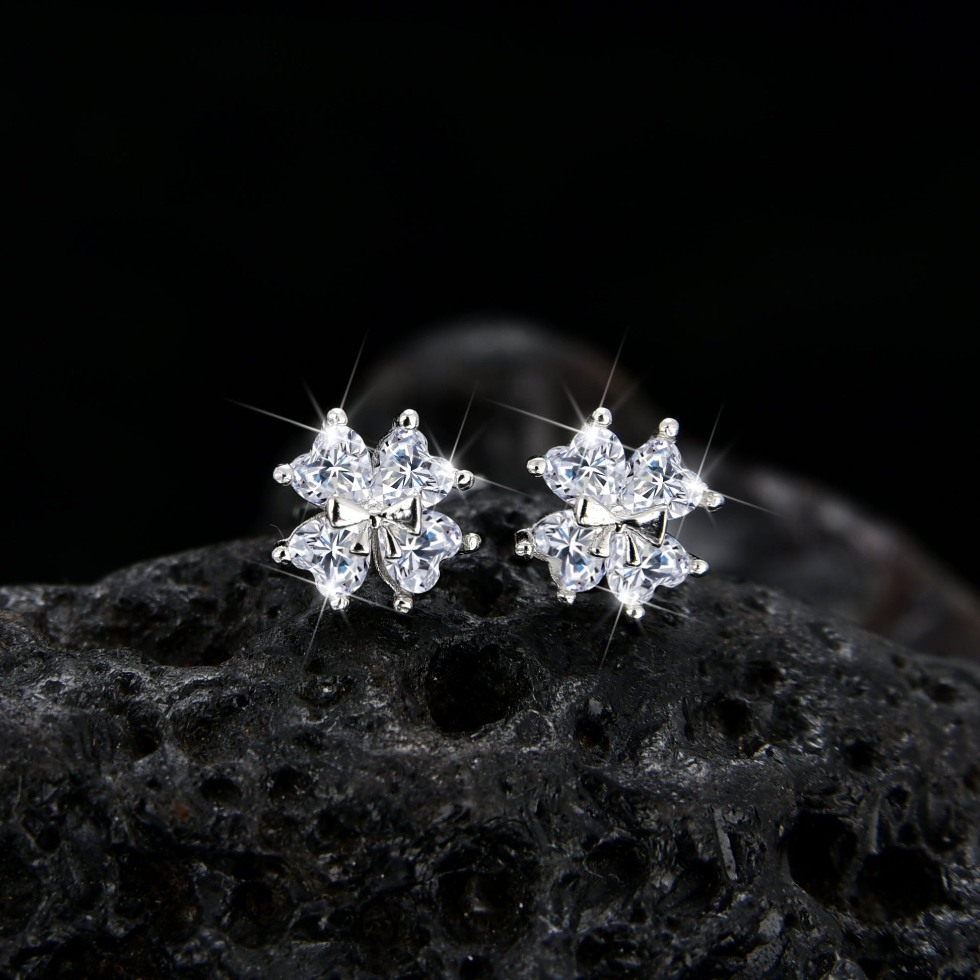 Noble and elegant four - leaf clover cubic zirconia earrings - jewelry - weilin.com