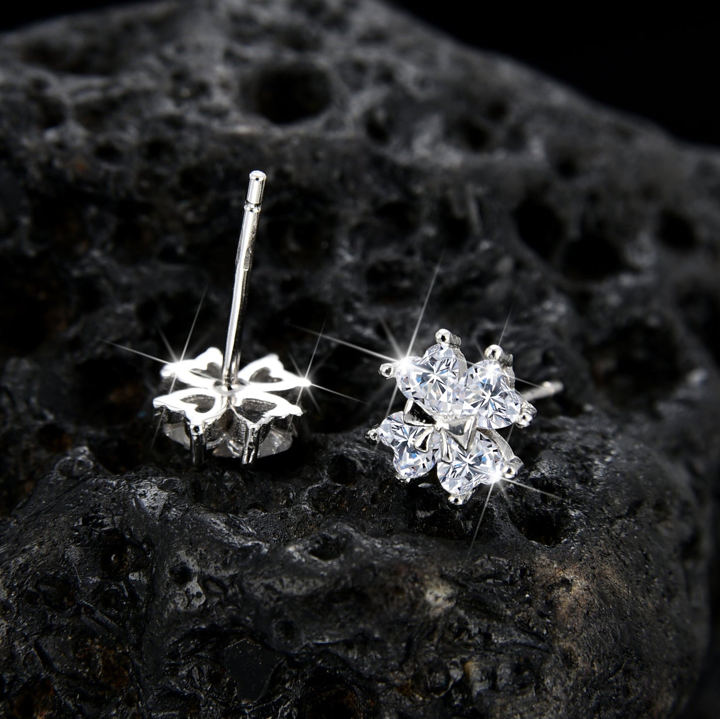Noble and elegant four - leaf clover cubic zirconia earrings - jewelry - weilin.com