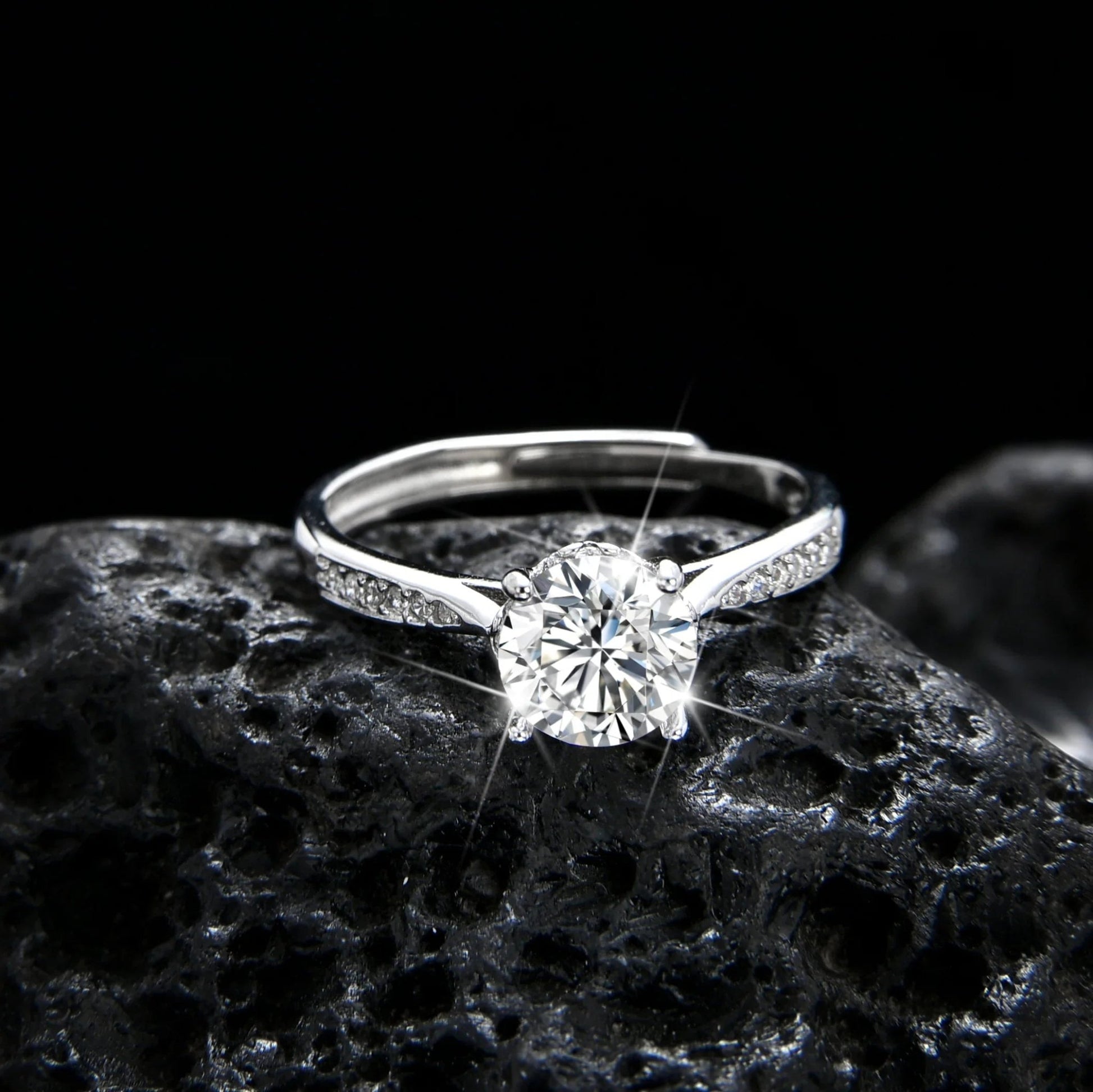 Noble single - grain half - circle cubic zirconia women's ring - jewelry - weilin.com