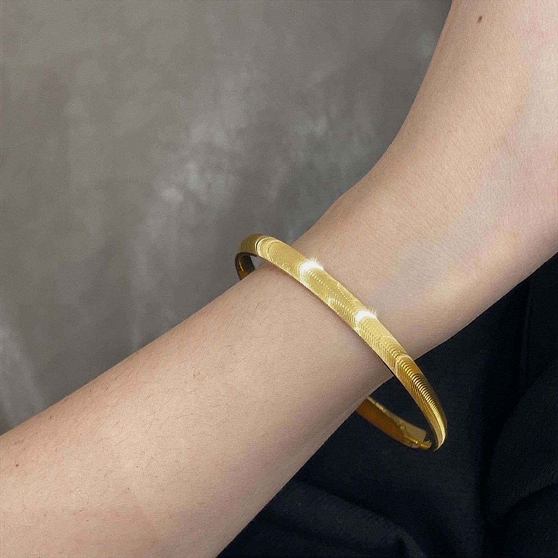 Personalized cat's eye polished silver bracelet - jewelry - weilin.com