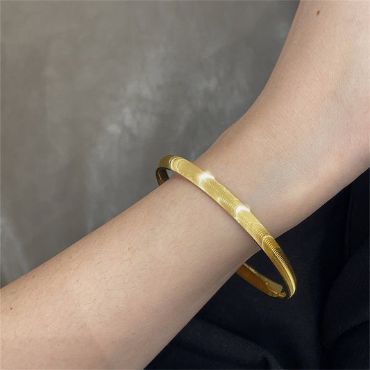 Personalized cat's eye polished silver bracelet - jewelry - weilin.com