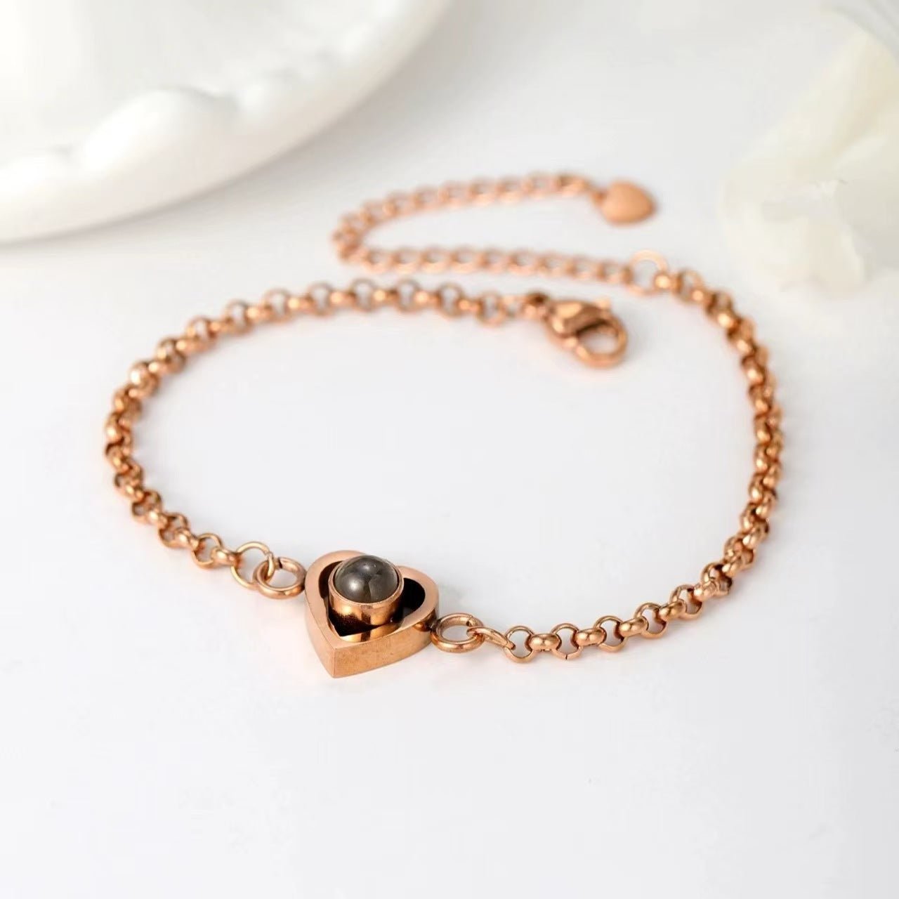 Photo projection heart circle hand chain - jewelry - weilin.com