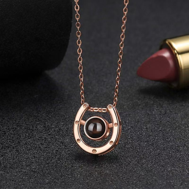 Photo projection U - shaped horseshoe necklace - jewelry - weilin.com