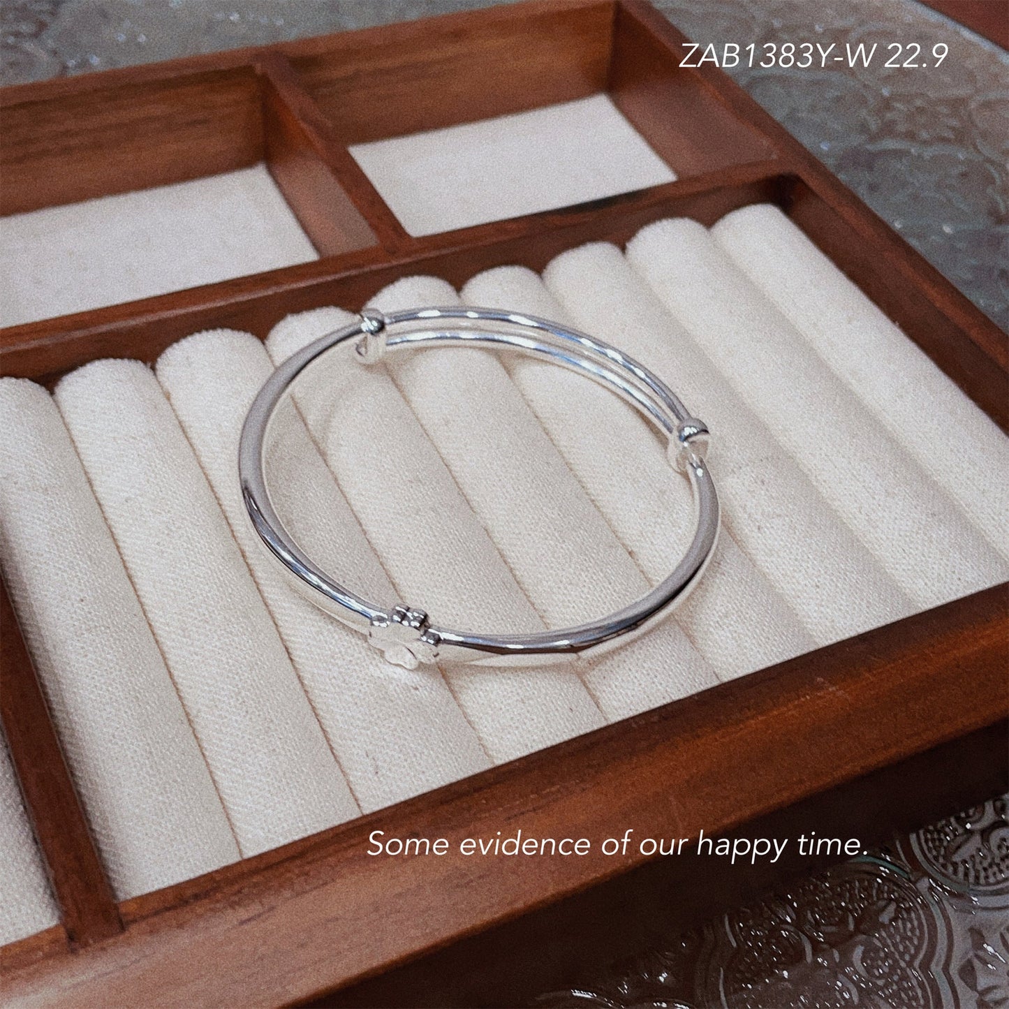 Polished four - leaf clover sterling silver bracelet - jewelry - weilin.com