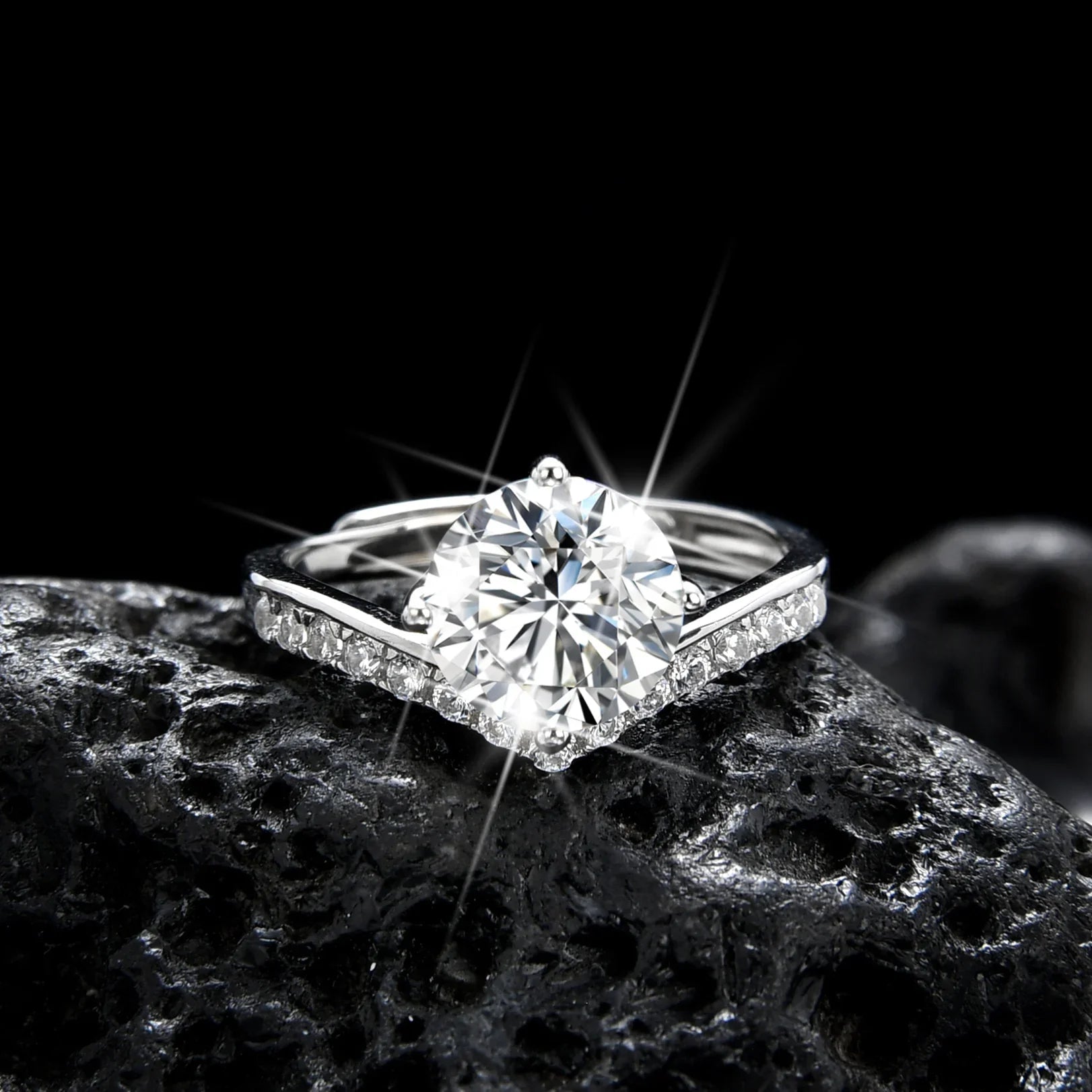 Princess crown ring symbolizing noble status - jewelry - weilin.com
