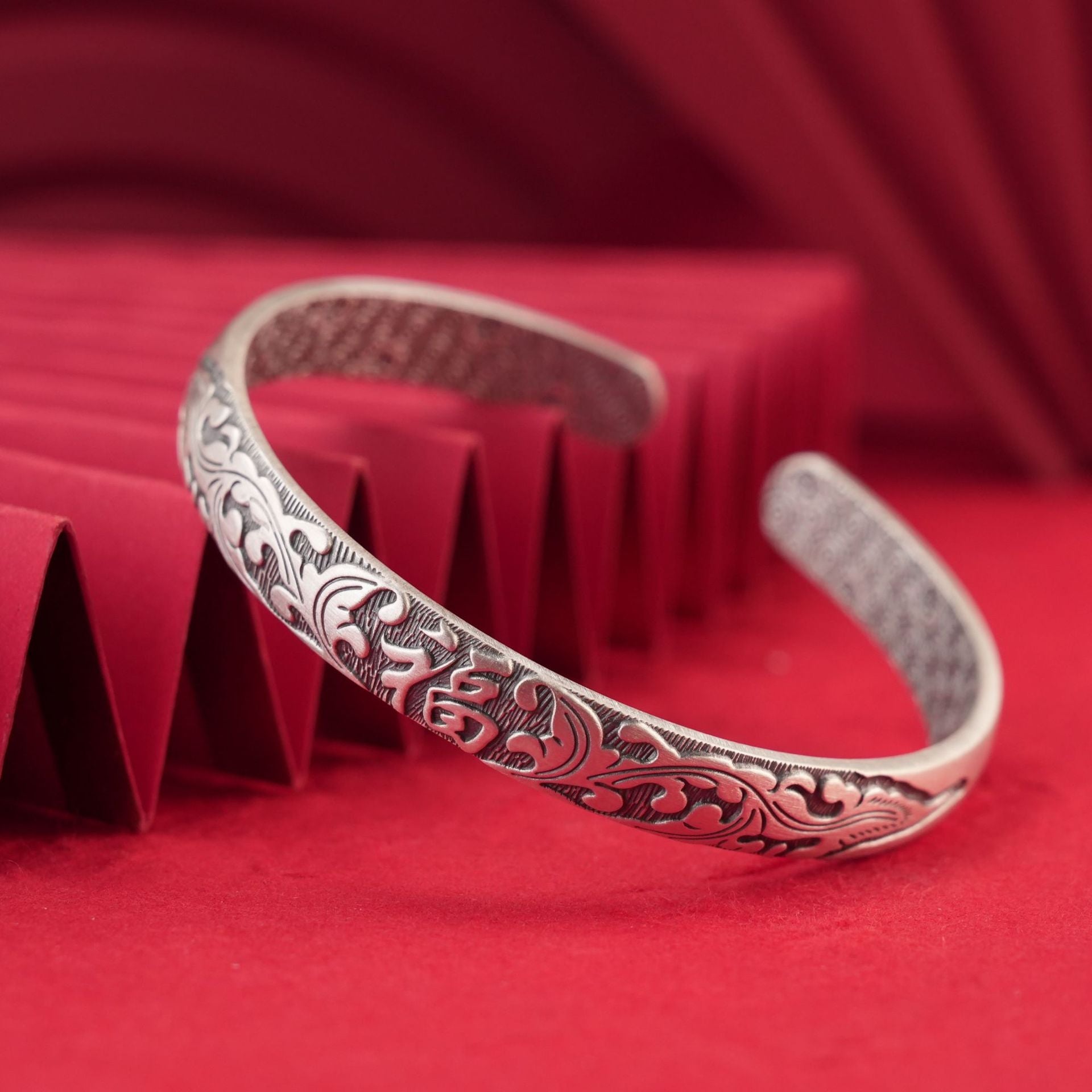 Retro ethnic style auspicious cloud sterling silver bracelet - jewelry - weilin.com