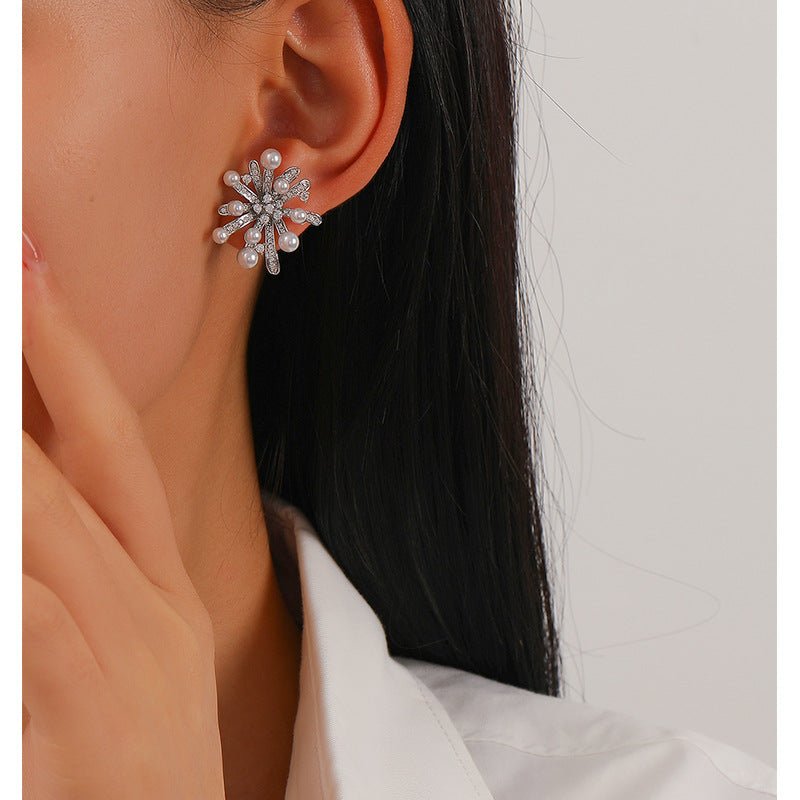 Retro fashion personality pearl snowflake earrings - jewelry - weilin.com