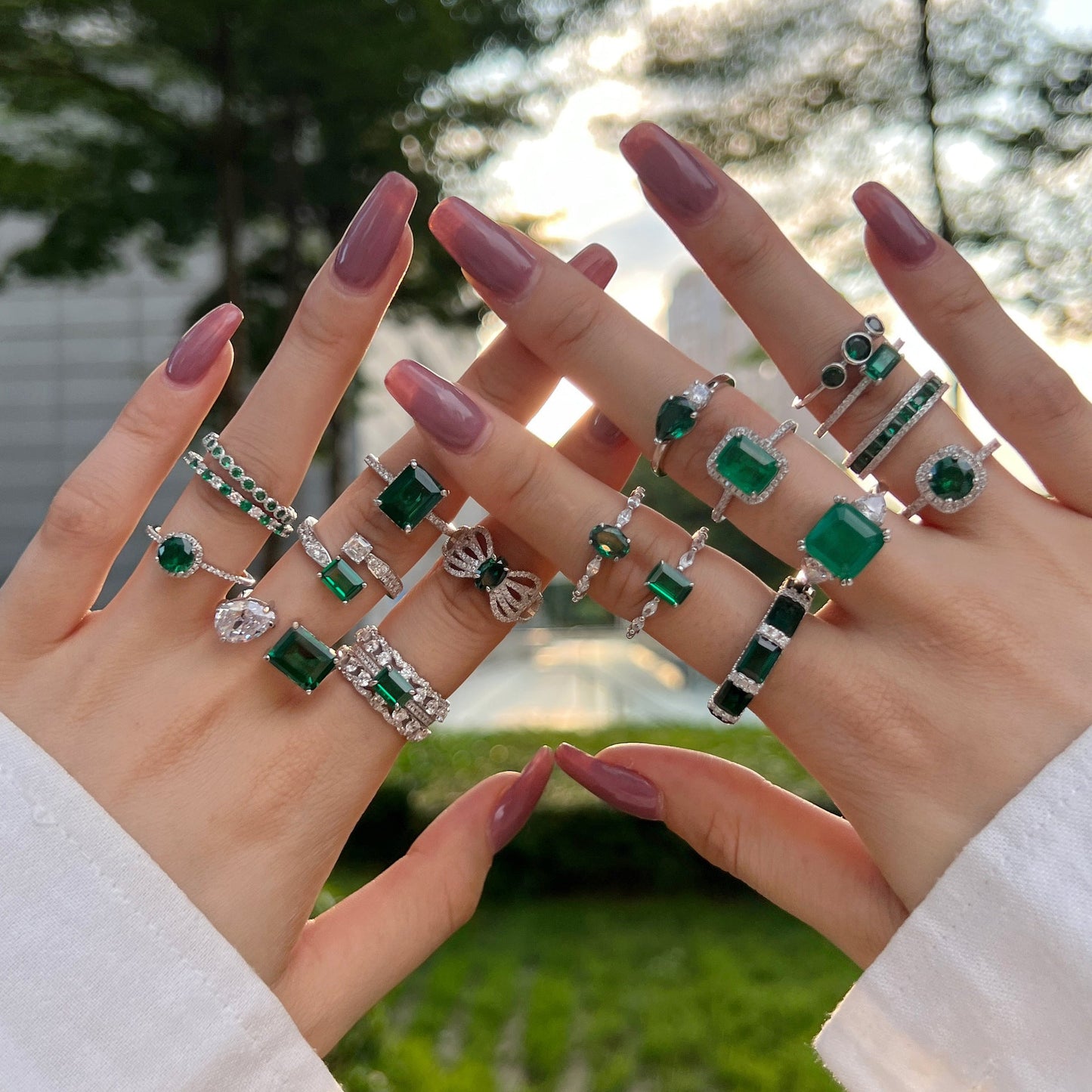 Retro high - end zircon emerald ring - jewelry - weilin.com