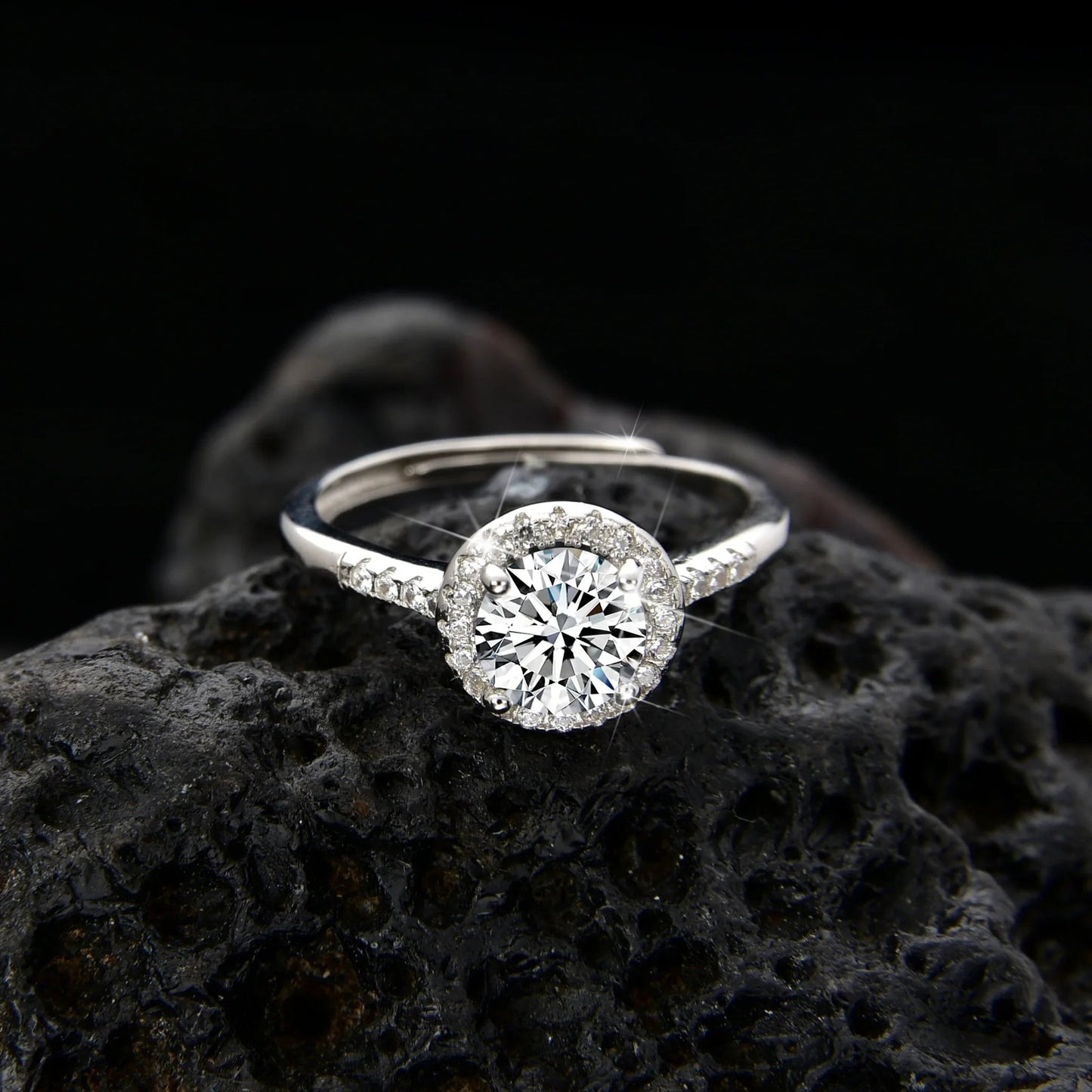 Round Large Cubic Zirconia Ring - jewelry - weilin.com