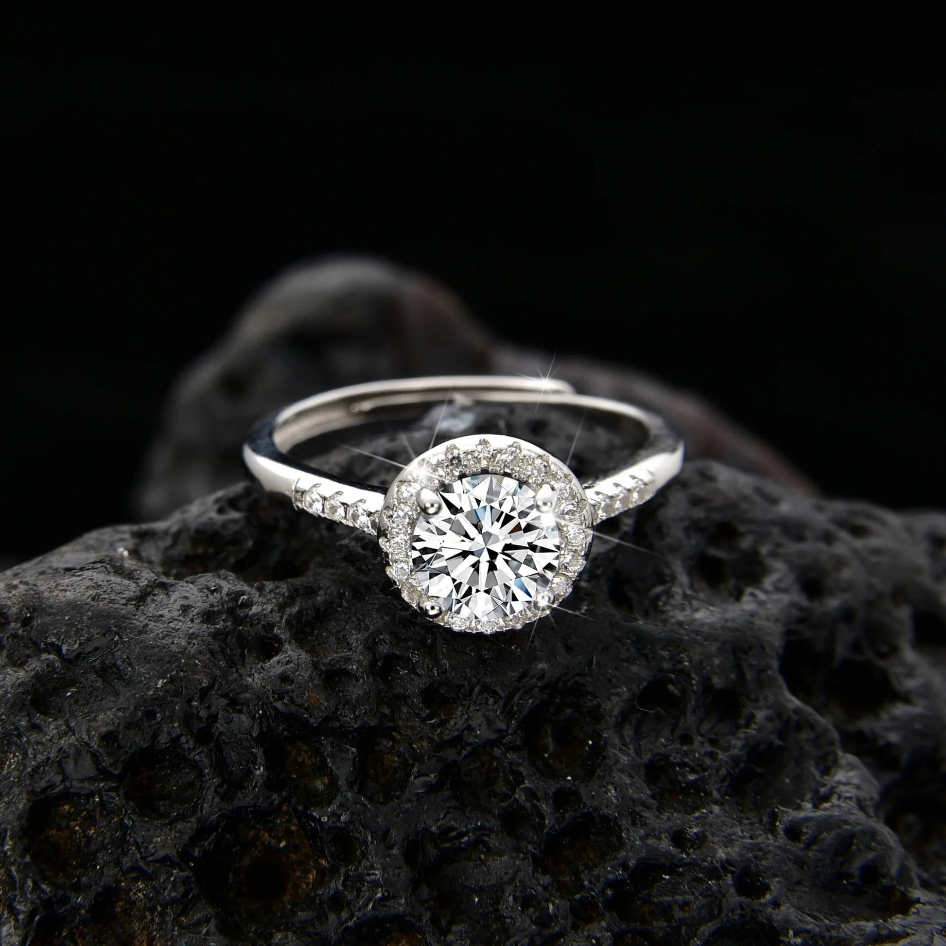 Round Large Cubic Zirconia Ring - jewelry - weilin.com