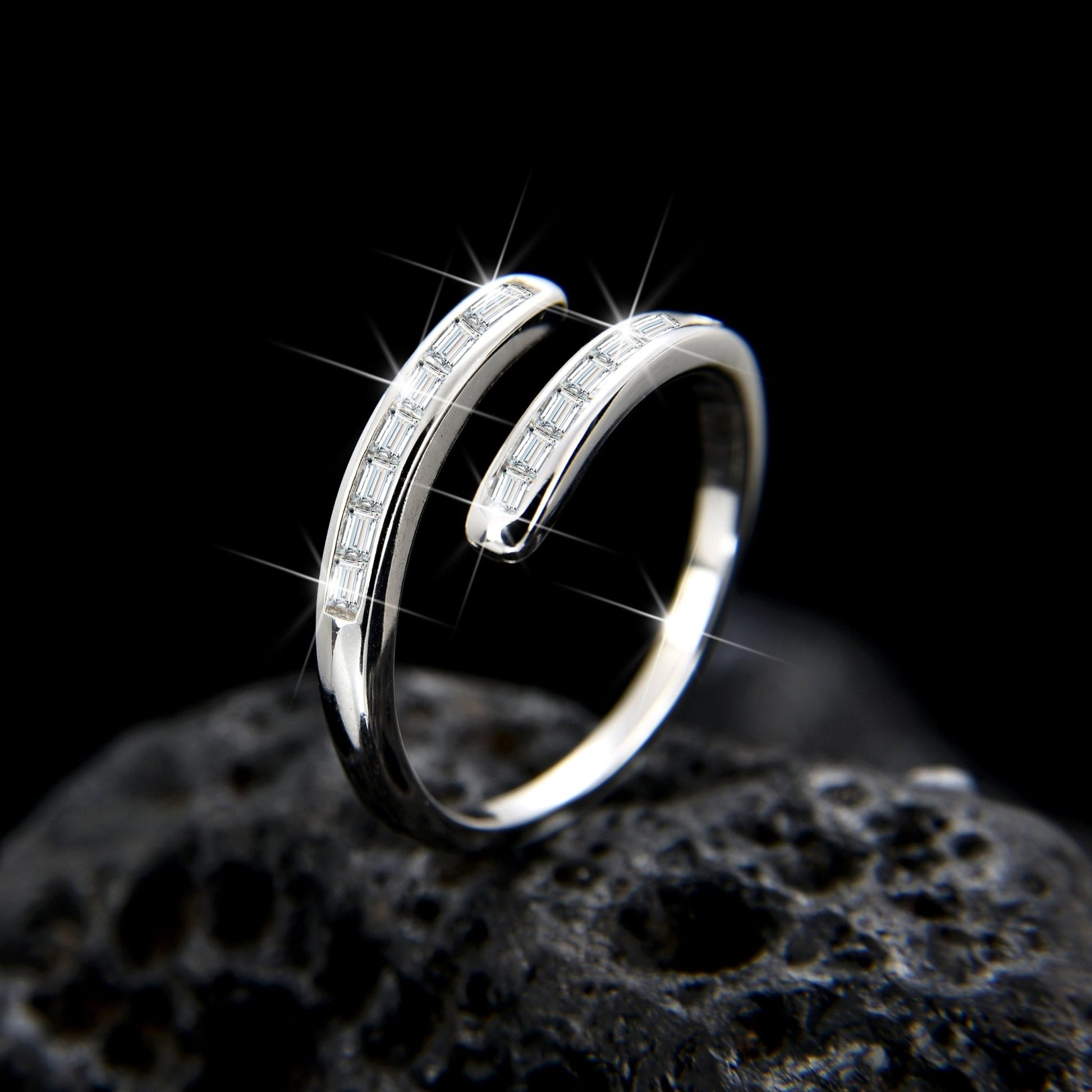 Simple design cubic zirconia open ring - jewelry - weilin.com