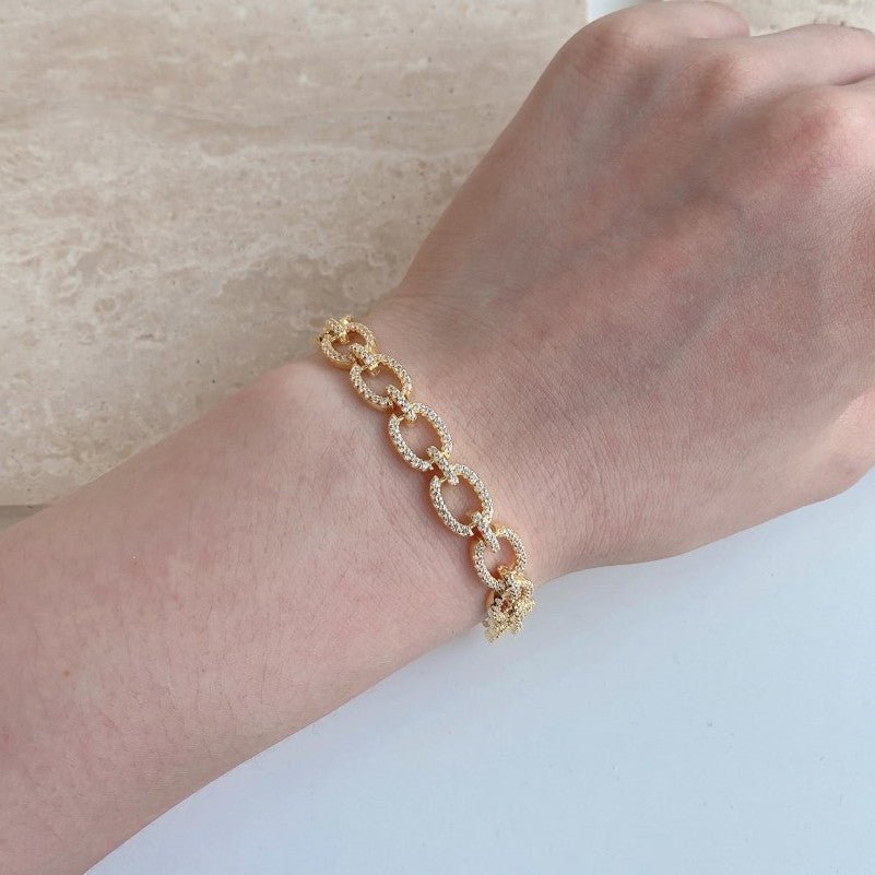 Sterling silver micro - inlaid zircon and full diamond pig nose hollow bracelet - jewelry - weilin.com