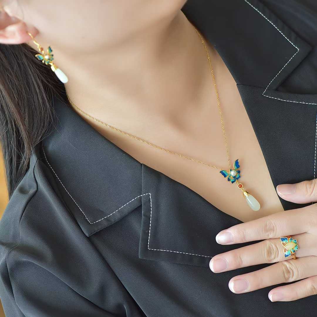 Vintage - Style Silver Inlaid Hetian Nephrite "Butterfly Dancing Gracefully" Jewelry Set - jewelry - weilin.com